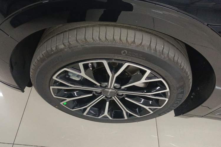 Used Zeekr 007GT 2025 Long-Range Rear-Wheel Drive Intelligent Driving Version 100 kWh Left Front Wheel Hub