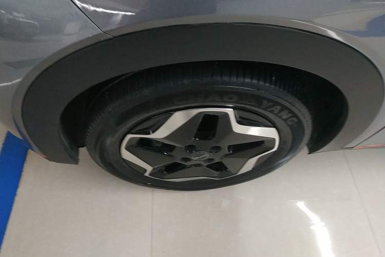 Used BYD Dolphin 2021 405 km Fashion Edition Left Front Wheel Hub
