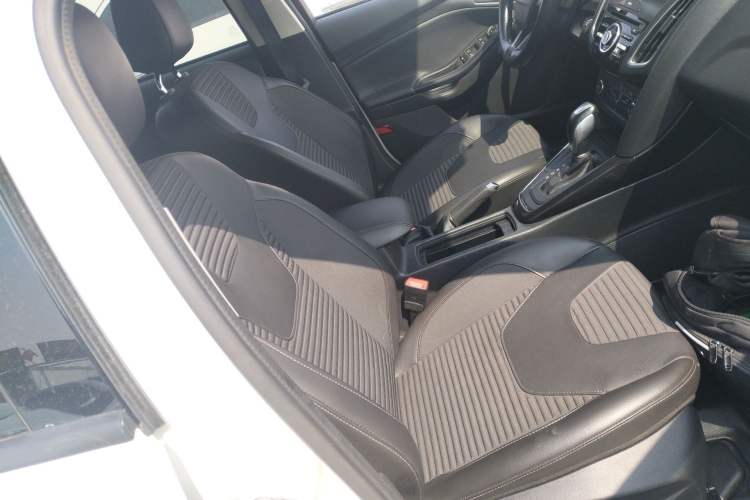 Used Ford Focus 2018 Hatchback Classic 1.6L Automatic Trendy SmartDrive Edition