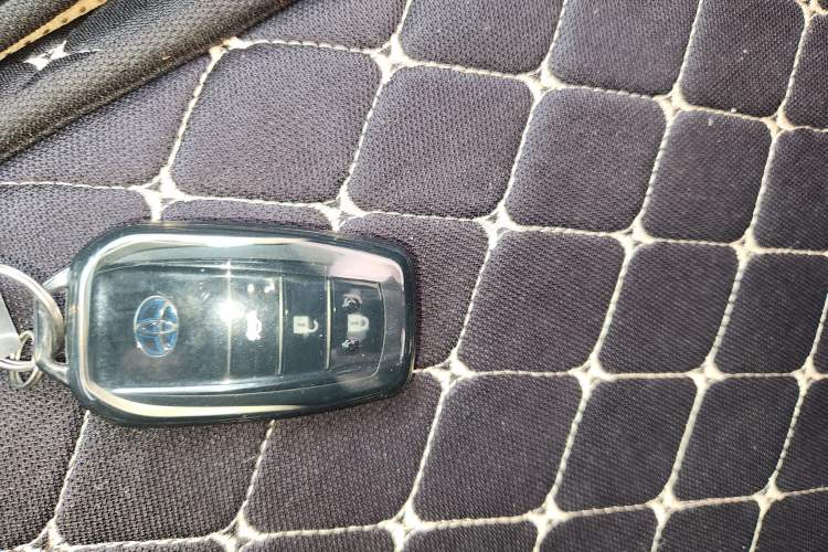 Used Toyota Levin 2016 Dual-Engine 1.8H GS E-CVT Elite Edition Vehicle Key