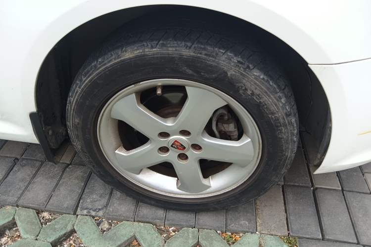 Used Roewe 350 2013 350S 1.5L Manual Xunchi Edition Right Front Wheel Hub