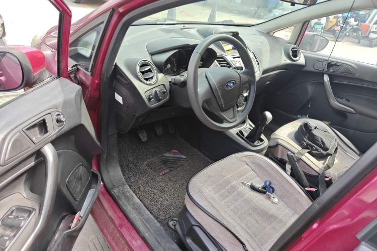 Used Ford Fiesta 2013 Hatchback 1.5L Manual Fashion Edition