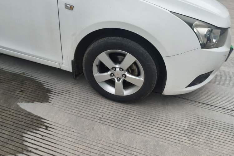 Used Chevrolet Cruze 2013 Hatchback 1.6L Manual Luxury Model
