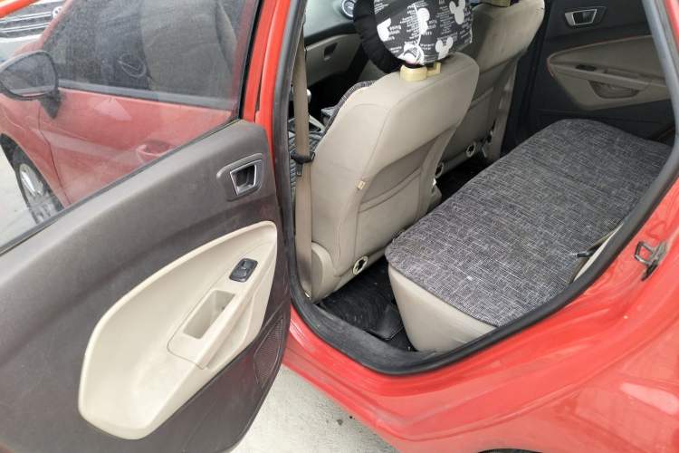 Used Ford Fiesta 2013 Sedan 1.5L Manual Fashion Edition
