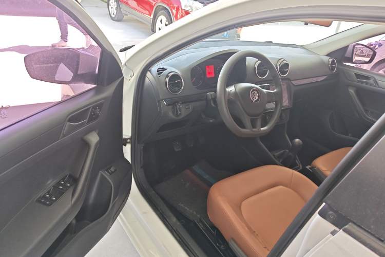 Used Volkswagen Jetta 2019 Dream Edition 1.5L Manual Fashion Version Driver Seat