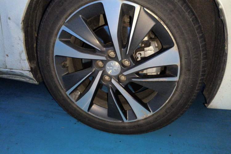 Used Peugeot 408 2020 360THP 10th Anniversary Premium Edition Right Front Wheel Hub
