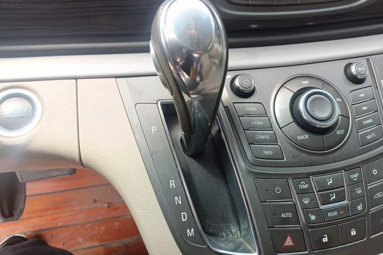 Used Buick GL8 2011 3.0L GT Luxury Business Haoya Edition Gear Lever