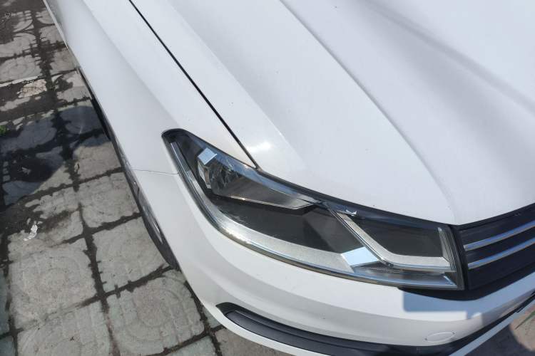 Used Volkswagen Santana 2016 1.6L Manual Fashion Edition Right Front Headlight