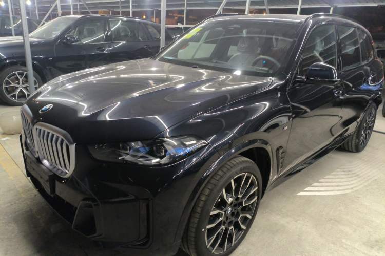 Used BMW X5 2023 xDrive 40Li M Sport Night Edition Package