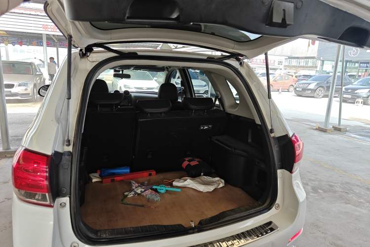 Used Haval H6 2015 Upgraded Model 1.5T Manual Two-Wheel Drive Elite Version