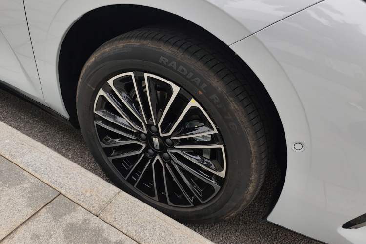 Used Geely Galaxy 8 2025 130km EM-i Deluxe Edition