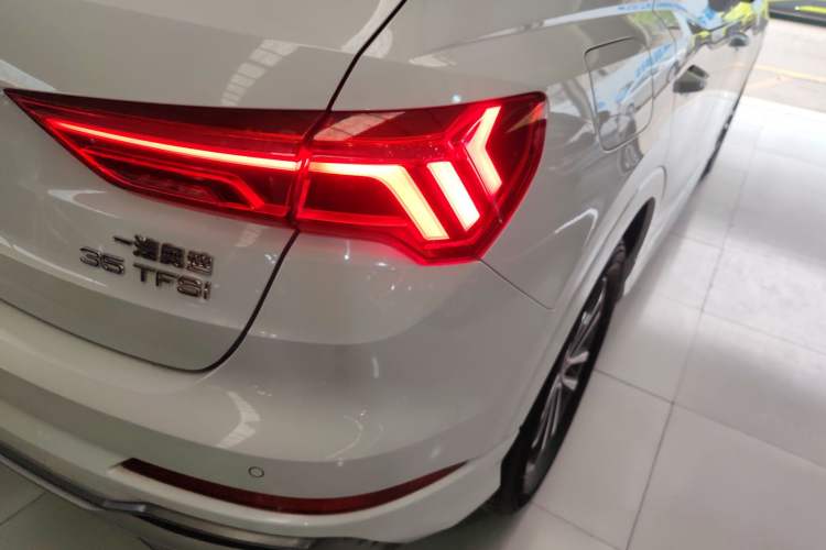 Used Audi Q3 2021 35 TFSI Progressive Dynamic Edition Right Rear Taillight