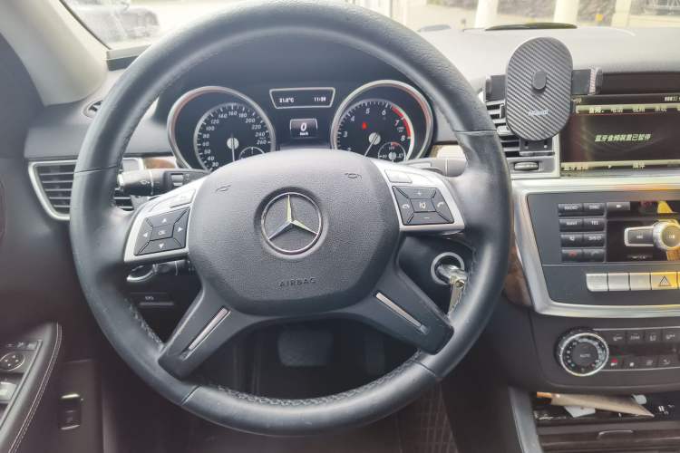 Used Mercedes-Benz M-Class 2014 ML 400 4MATIC Dynamic Model