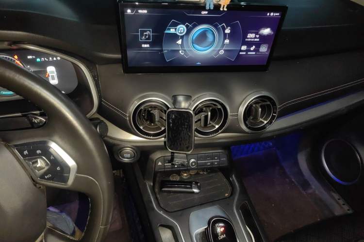 Used Wey VV6 2021 2.0T Two-Wheel Drive Smart Protection+ Audio And AC Panel