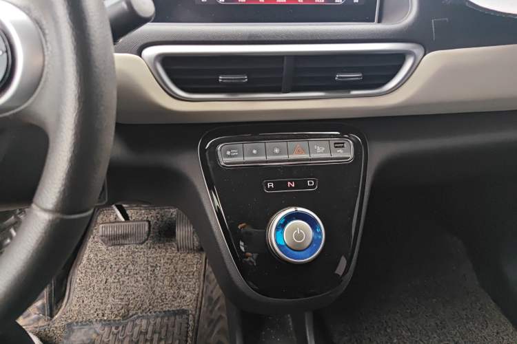 Used ORA White Cat 2022 Xiaoyue Mao Edition 360 km Luxury Model Lithium NMC Gear Lever