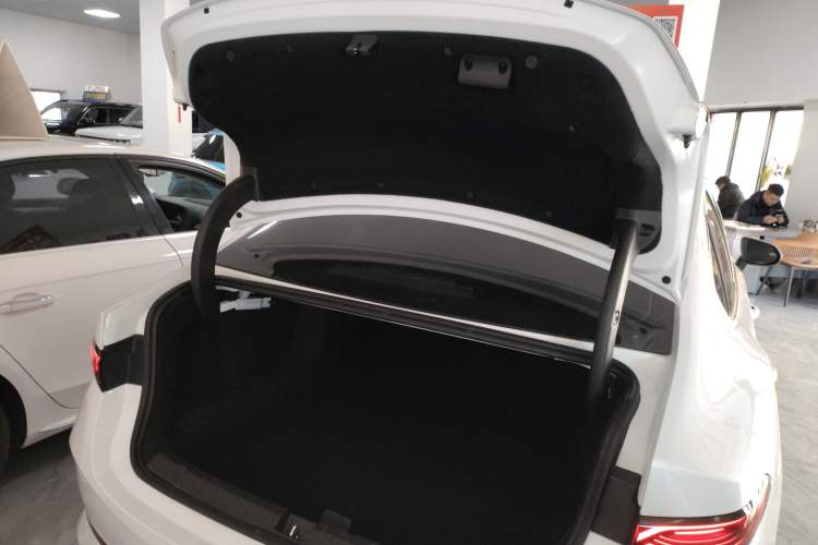 Used BYD Qin PLUS 2025 DM-i Smart Drive 55KM Leading Model Trunk