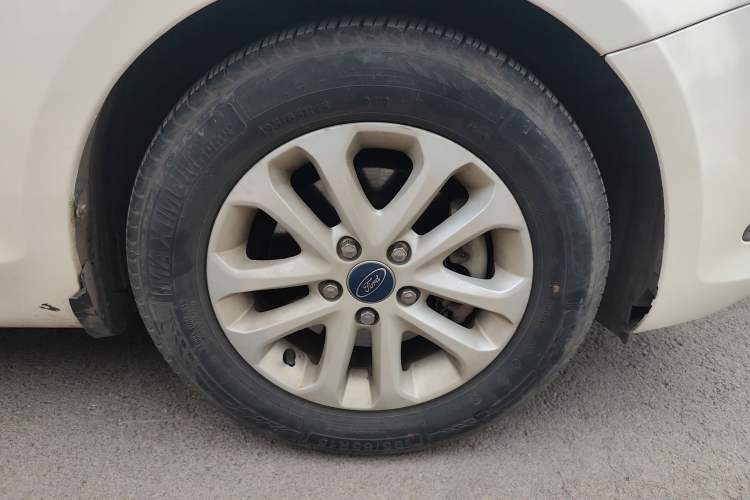 Used Ford Focus 2013 Hatchback Classic 1.8L Automatic Base Model
