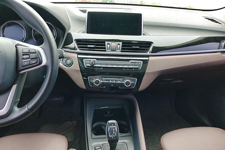 Used BMW X1 2020 sDrive20Li Fashion Model Audio And AC Panel