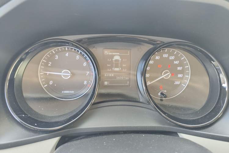 Used Wuling Hongguang PLUS 2019 1.5T Manual Comfort Version 7 Seats