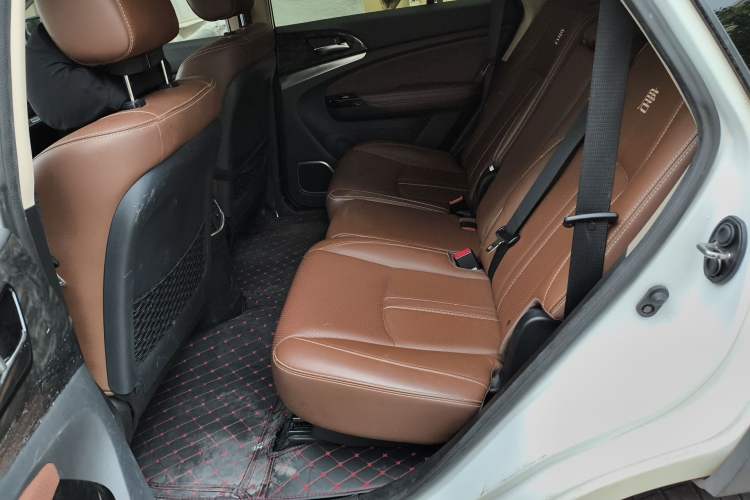 Used BYD Tang New Energy 2015 2.0T Four-Wheel-Drive Flagship Model