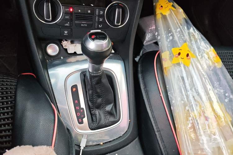 Used Audi Q3 2017 35 TFSI Style Edition Gear Lever