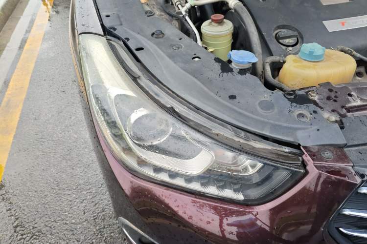 Used GAC Trumpchi GA6 2015 1.8T DCT Luxury Navigation Model Right Front Headlight