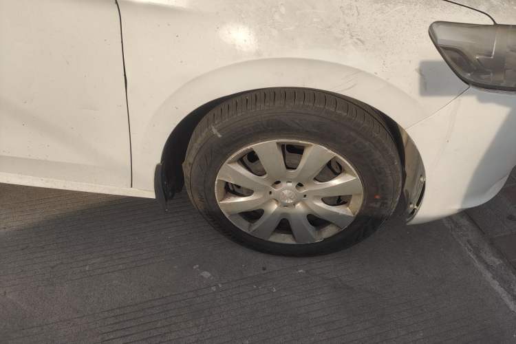 Used Peugeot 301 2014 1.6L Manual Comfort Edition Right Front Wheel Hub