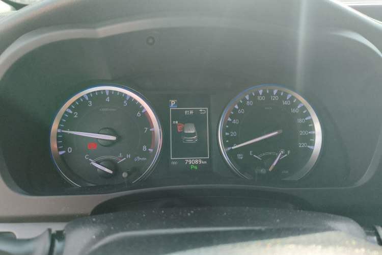 Used Toyota Highlander 2018 2.0T Four-Wheel Drive Luxury Version 7 Seats China VI Standard Instrument Cluster