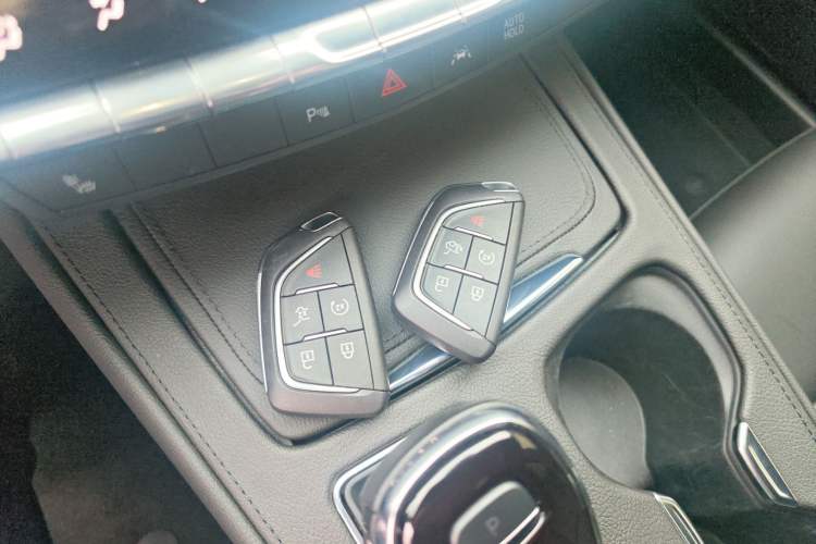 Used Cadillac XT4 2024 28T Two-Wheel-Drive Luxury Version