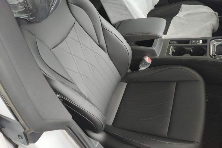 Used Volkswagen FAW-Volkswagen CC 2026 Model, 30 Million Units—Selected, 330TSI, Glamorous Right Front Seat