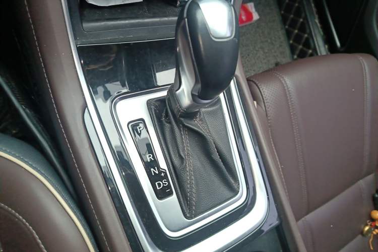 Used CHANGAN Raeton CC 2018 1.5T Automatic Haoya Model Guangmang Edition China V Standard Gear Lever