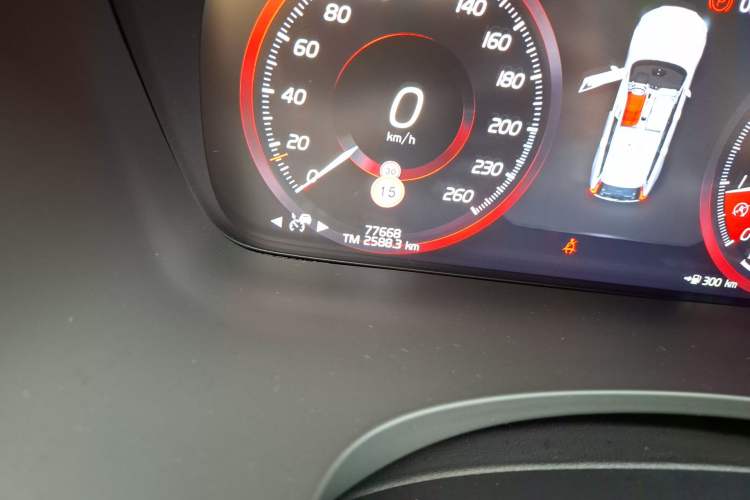 Used Volvo V90 2020 Facelifted Cross Country T5 AWD Zhiyuan Edition Odometer Close Up