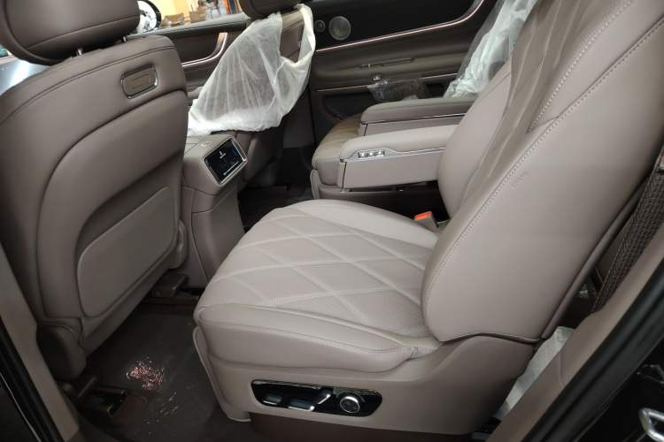 Used Hima AITO M9 2025 Extended-Range Ultra Version 52 kWh 6-Seater