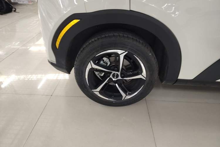 Used BYD Seagull 2024 Honor Edition 305km Dynamic Version Right Rear Wheel Hub
