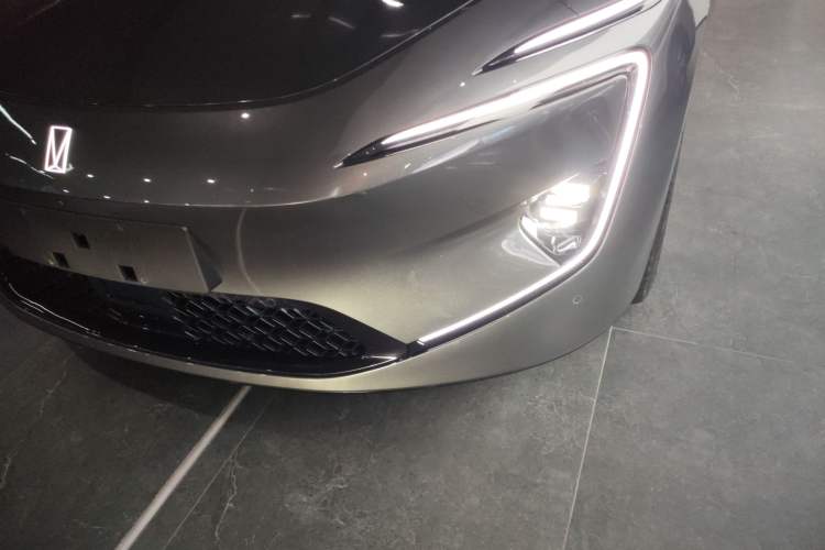 Used Avatr 12 2025 Year Updated Ultra Extended-Range Version Left Front Headlight