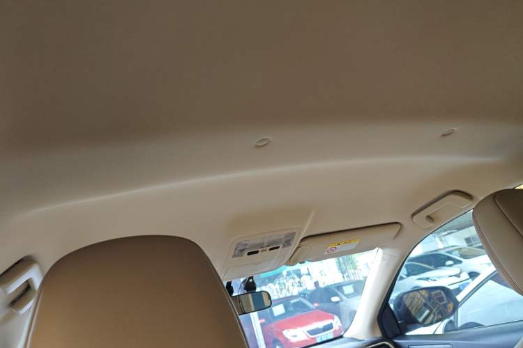 Used Toyota Highlander 2021 2.0T Two-Wheel Drive Elite Version 7-Seater
