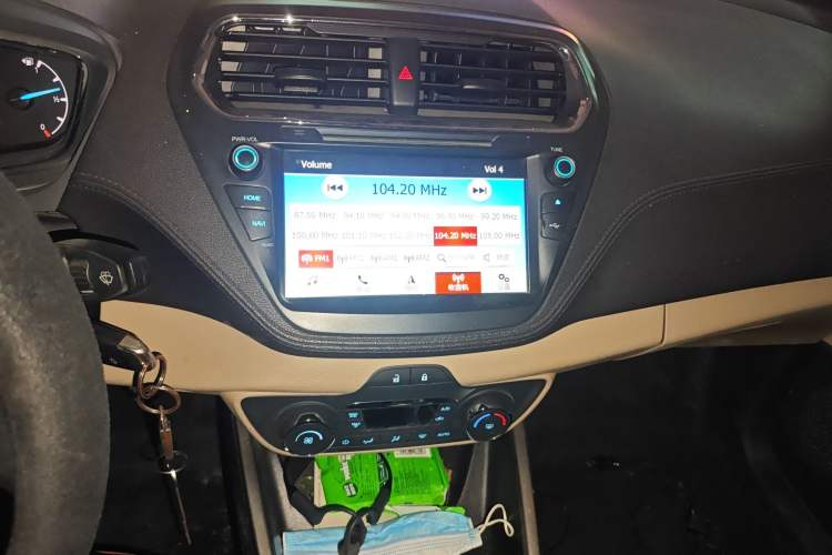 Used Ford Escort 2015 1.5L Manual Fashion Edition Audio And AC Panel