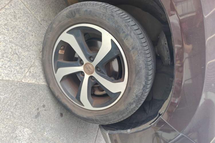 Used BYD S7 2016 2.0T Automatic Prestige Edition Right Front Wheel Hub