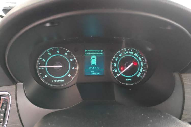 Used JAC Group Refine M5 2013 2.0T Gasoline Manual Business Edition
