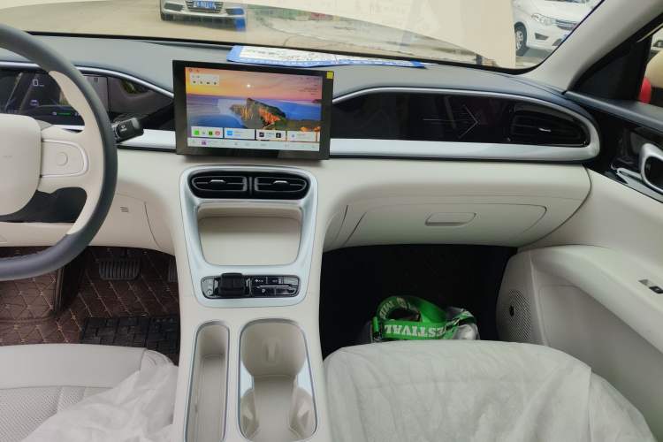 Used Geely Galaxy Geome 2026 Model 310km Youth Edition Audio And AC Panel