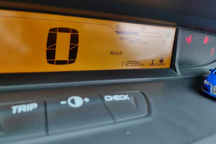 Used Citroen C-Quatre 2013 CROSS 1.6L Automatic Odometer Close Up