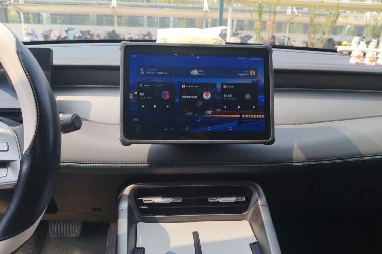 Used BYD Qin PLUS 2025 DM-i Smart Drive 55KM Leading Model Audio And AC Panel