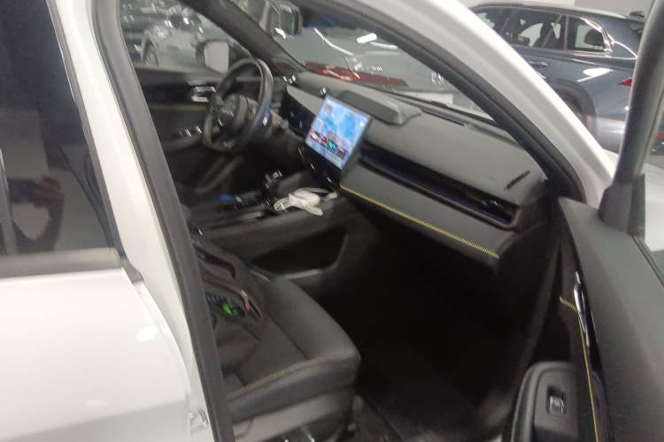 Used Lynk & Co 03 2023 1.5TD DCT JingPro Right Front Seat