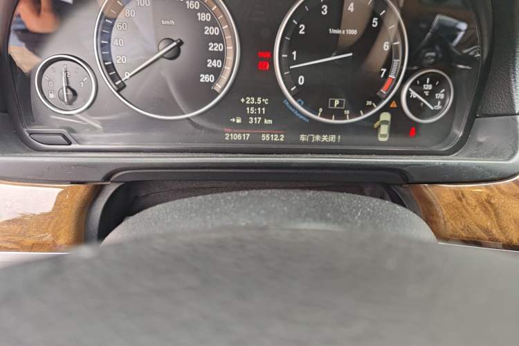 Used BMW 5 Series 2011 528Li Leading Model
