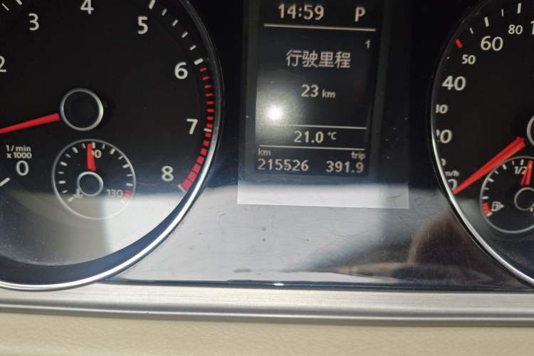 Used Volkswagen Magotan 2012 Revised 1.8TSI Luxury Version Odometer Close Up