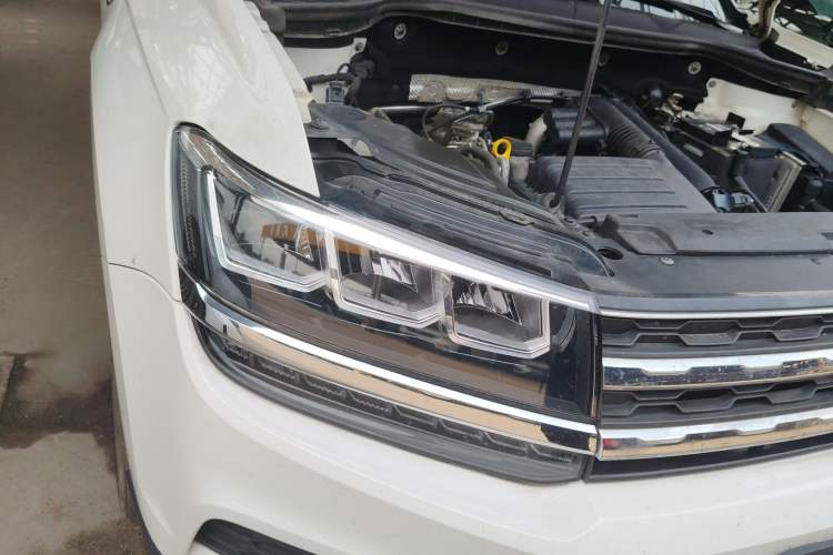 Used Volkswagen Tharu 2022 280TSI Two-Wheel Drive Trend Edition Right Front Headlight