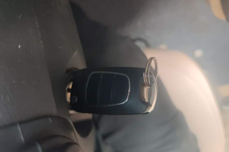 Used Dongfeng Yufeng 2016 2.5T Lingyun Edition Yulibao Premium Short Wheelbase Mid-Roof ZD25