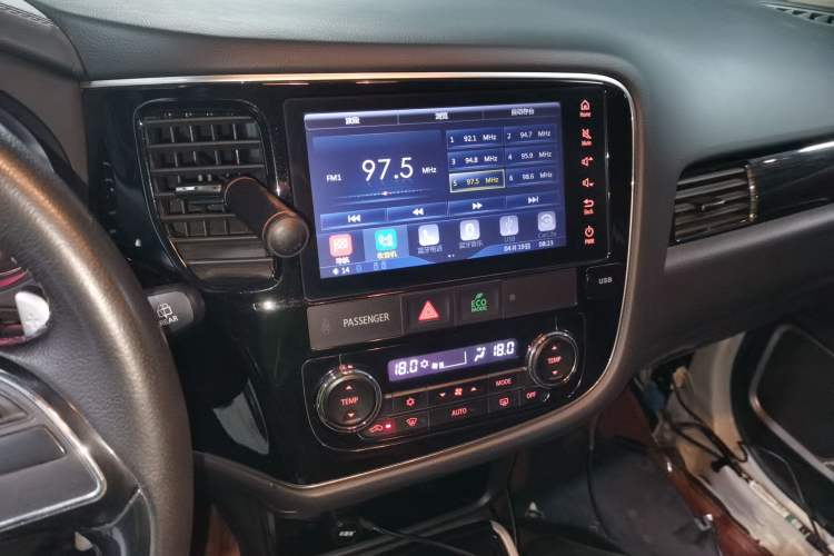 Used Mitsubishi Outlander 2019 2.4L 4x4 Zhi Xiang Edition 5 Seats China V Emission Standard
