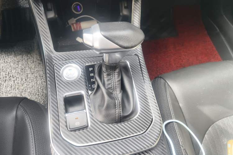 Used Dongfeng Aeolus Yixuan 2020 230T Automatic Advanced Edition Gear Lever