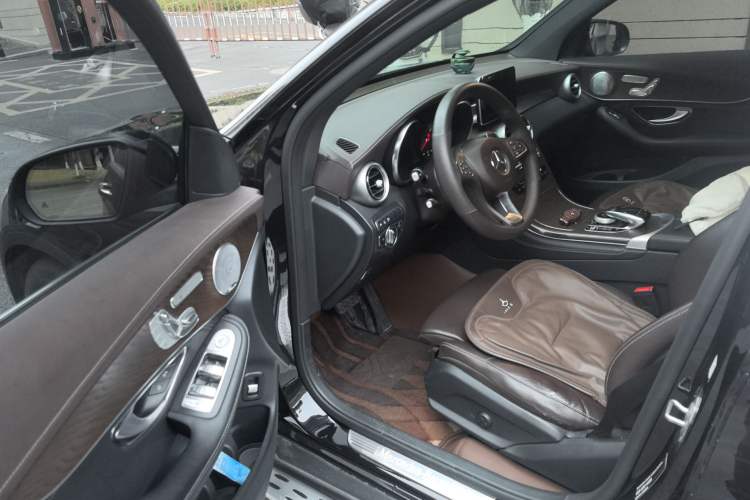 Used Mercedes-Benz GLC 2019 GLC 300 L 4MATIC Dynamic Model